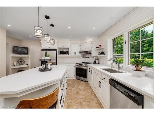 6 Clydebank Drive, Cambridge, ON - Indoor Photo Showing Kitchen With Stainless Steel Kitchen With Double Sink With Upgraded Kitchen