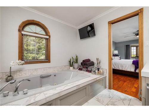 6 Clydebank Drive, Cambridge, ON - Indoor Photo Showing Bathroom