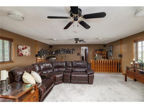 6 Clydebank Drive, Cambridge, ON - Indoor Photo Showing Living Room