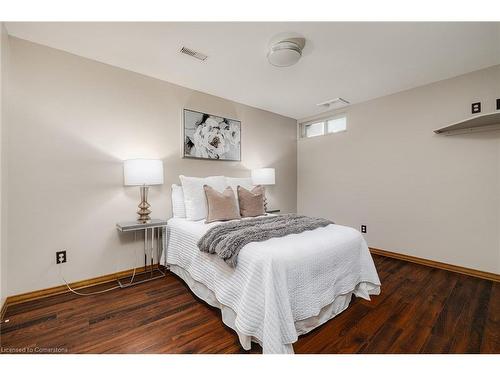 6 Clydebank Drive, Cambridge, ON - Indoor Photo Showing Bedroom