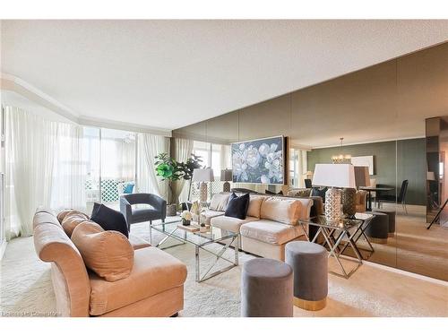 3503-3303 Don Mills Road, North York, ON - Indoor Photo Showing Living Room