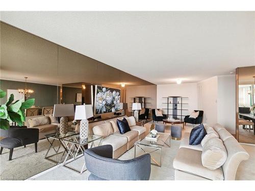 3503-3303 Don Mills Road, North York, ON - Indoor Photo Showing Living Room