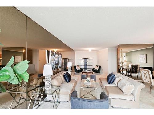 3503-3303 Don Mills Road, North York, ON - Indoor Photo Showing Living Room