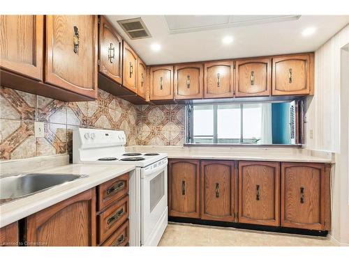 3503-3303 Don Mills Road, North York, ON - Indoor Photo Showing Kitchen