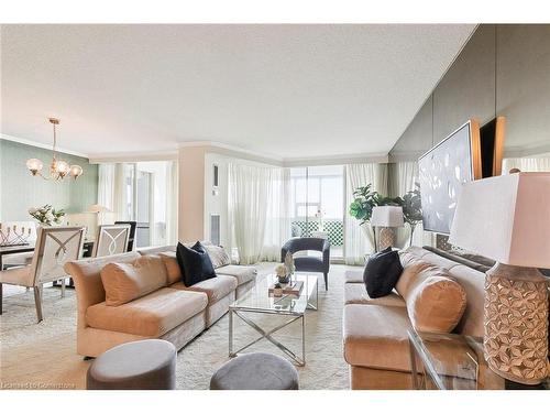 3503-3303 Don Mills Road, North York, ON - Indoor Photo Showing Living Room