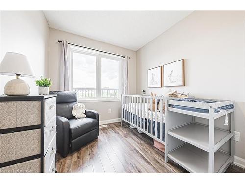 17-350 Fisher Mills Road, Cambridge, ON - Indoor Photo Showing Bedroom