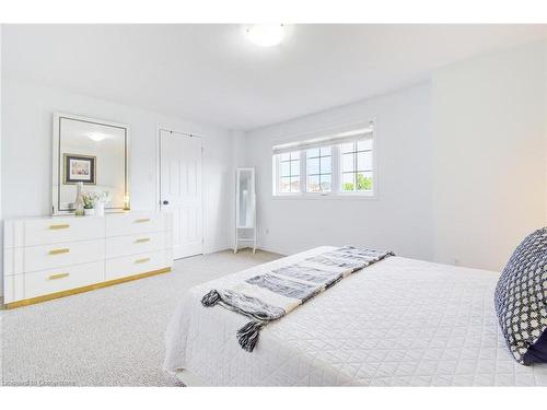 501 Highbrook Court, Kitchener, ON - Indoor Photo Showing Bedroom