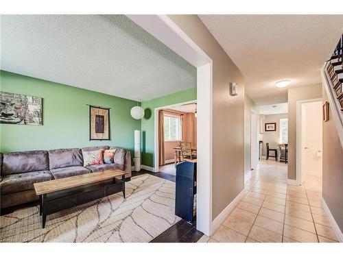 83 Bayne Crescent, Cambridge, ON - Indoor Photo Showing Living Room