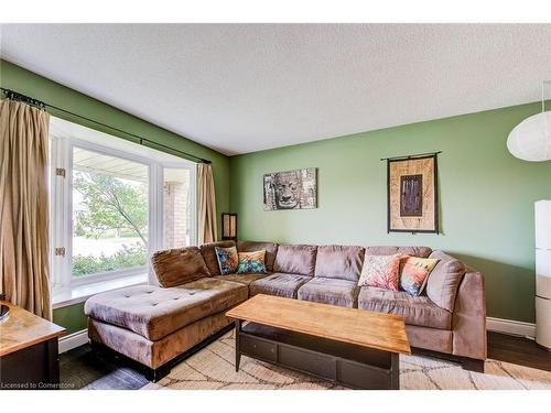 83 Bayne Crescent, Cambridge, ON - Indoor Photo Showing Living Room