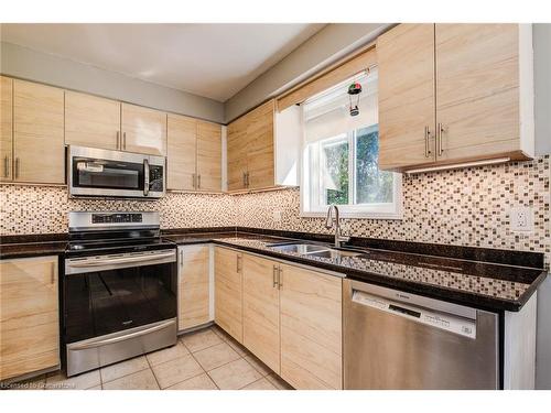 83 Bayne Crescent, Cambridge, ON - Indoor Photo Showing Kitchen With Double Sink With Upgraded Kitchen