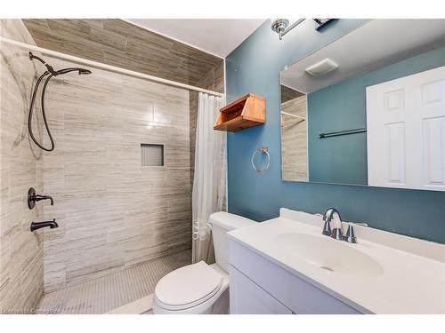 83 Bayne Crescent, Cambridge, ON - Indoor Photo Showing Bathroom