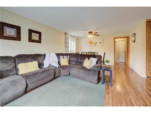 97 Byton Lane, Cambridge, ON - Indoor Photo Showing Living Room