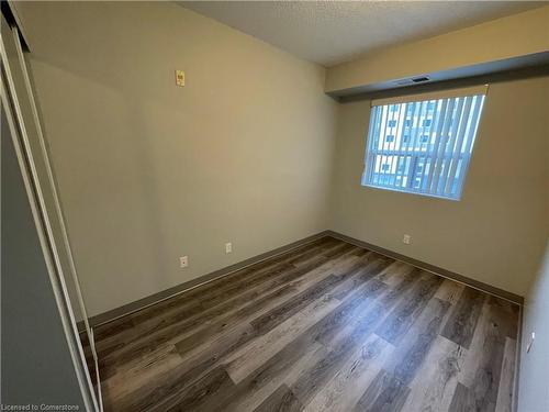 512-593 Strasburg Road, Kitchener, ON - Indoor Photo Showing Other Room