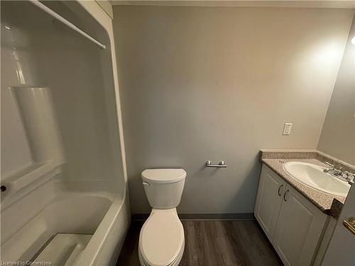 512-593 Strasburg Road, Kitchener, ON - Indoor Photo Showing Bathroom