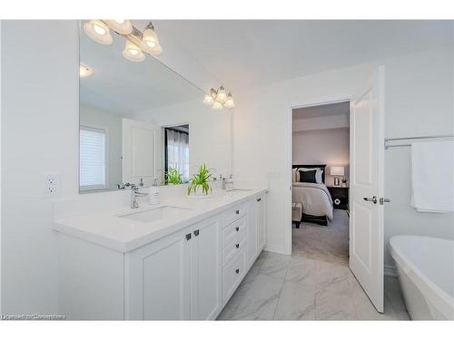 43 Georgina Street, Kitchener, ON - Indoor Photo Showing Bathroom