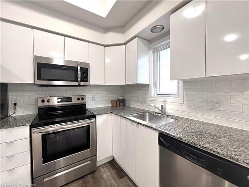 B19-1430 Highland Road W, Kitchener, ON - Indoor Photo Showing Kitchen With Stainless Steel Kitchen With Upgraded Kitchen