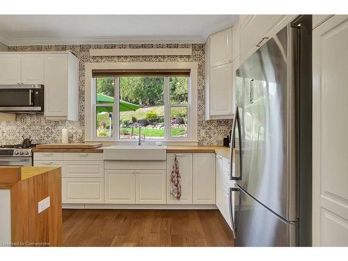 60 Park Avenue, Cambridge, ON - Indoor Photo Showing Kitchen With Upgraded Kitchen