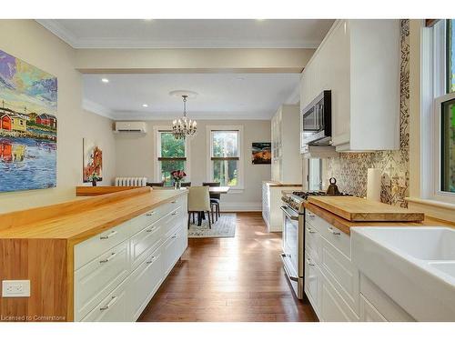 60 Park Avenue, Cambridge, ON - Indoor Photo Showing Kitchen