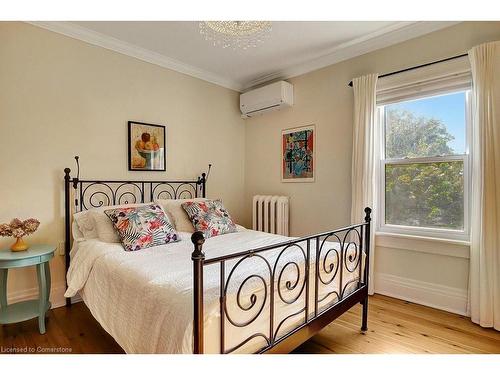 60 Park Avenue, Cambridge, ON - Indoor Photo Showing Bedroom