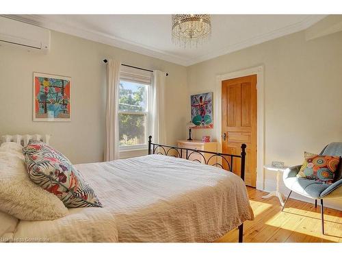 60 Park Avenue, Cambridge, ON - Indoor Photo Showing Bedroom