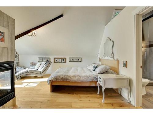 60 Park Avenue, Cambridge, ON - Indoor Photo Showing Bedroom