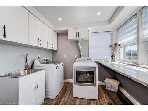 70 Stanley Street, Cambridge, ON - Indoor Photo Showing Laundry Room