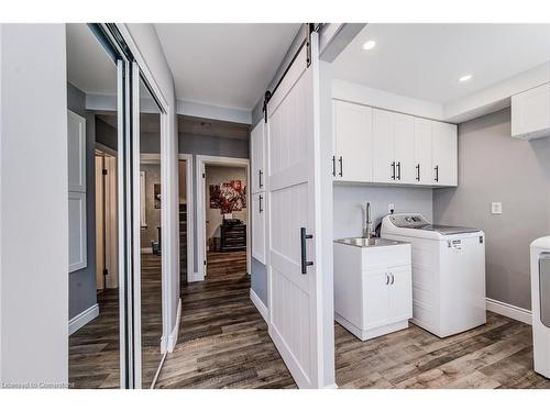 70 Stanley Street, Cambridge, ON - Indoor Photo Showing Laundry Room