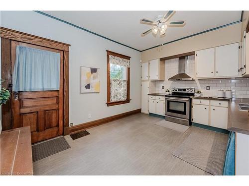 33 Henry Street, Cambridge, ON - Indoor Photo Showing Kitchen