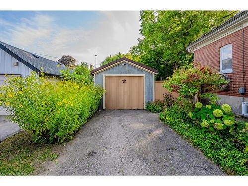 33 Henry Street, Cambridge, ON - Outdoor With Exterior