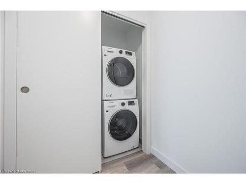 603-1438 Highland Road W, Kitchener, ON - Indoor Photo Showing Laundry Room