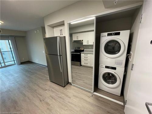 607-595 Strasburg Road, Kitchener, ON - Indoor Photo Showing Laundry Room