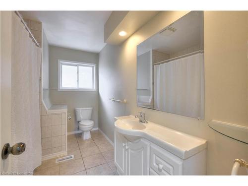 860 Guelph Street, Kitchener, ON - Indoor Photo Showing Bathroom