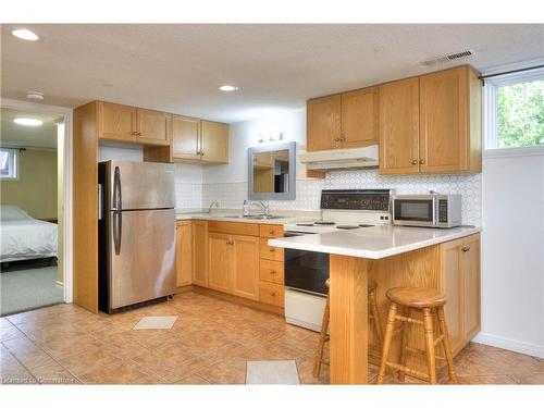 860 Guelph Street, Kitchener, ON - Indoor Photo Showing Kitchen