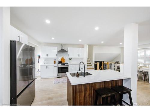 2035 Old Mill Road, Kitchener, ON - Indoor Photo Showing Kitchen With Upgraded Kitchen