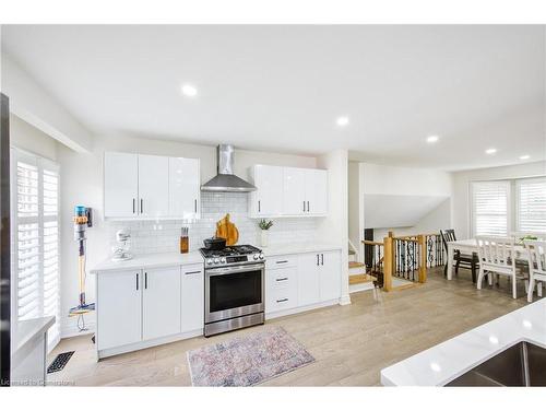 2035 Old Mill Road, Kitchener, ON - Indoor Photo Showing Kitchen