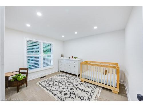 2035 Old Mill Road, Kitchener, ON - Indoor Photo Showing Bedroom