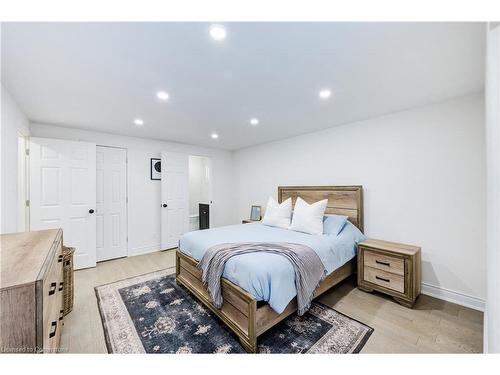 2035 Old Mill Road, Kitchener, ON - Indoor Photo Showing Bedroom