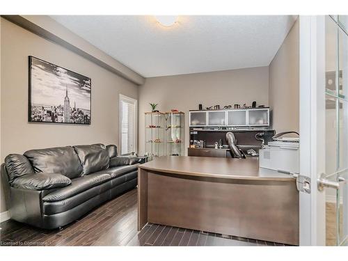 15 Doon Creek Street, Kitchener, ON - Indoor Photo Showing Living Room