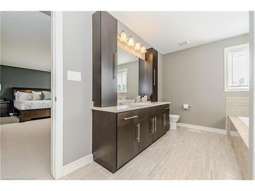 15 Doon Creek Street, Kitchener, ON - Indoor Photo Showing Bathroom