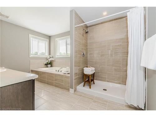 15 Doon Creek Street, Kitchener, ON - Indoor Photo Showing Bathroom