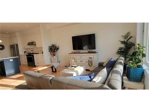 3-280 Tall Grass Crescent, Kitchener, ON - Indoor Photo Showing Living Room