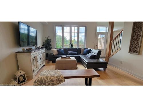 3-280 Tall Grass Crescent, Kitchener, ON - Indoor Photo Showing Living Room