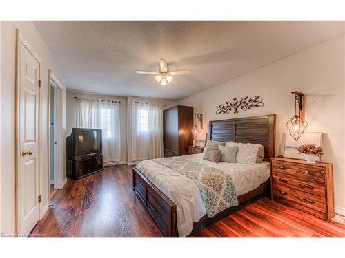 242 Huck Crescent, Kitchener, ON - Indoor Photo Showing Bedroom