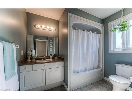 242 Huck Crescent, Kitchener, ON - Indoor Photo Showing Bathroom