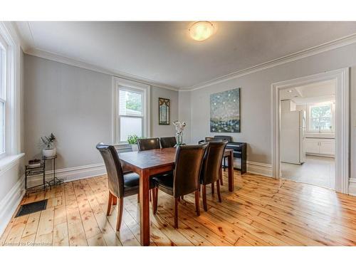 82 Bond Street, Cambridge, ON - Indoor Photo Showing Laundry Room