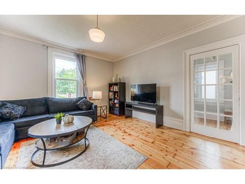 82 Bond Street, Cambridge, ON - Indoor Photo Showing Kitchen