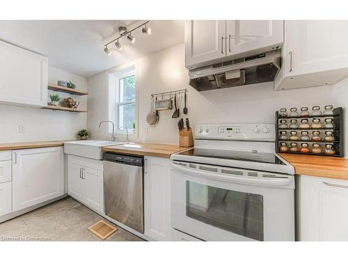 82 Bond Street, Cambridge, ON - Indoor Photo Showing Kitchen