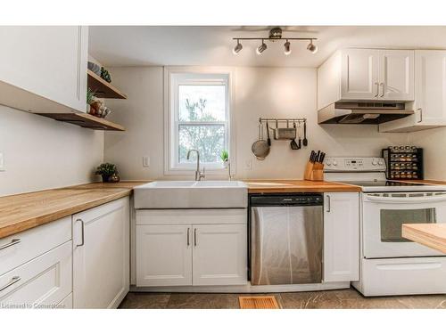 82 Bond Street, Cambridge, ON - Indoor Photo Showing Kitchen