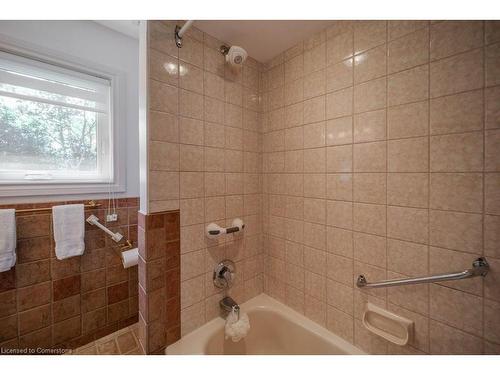 43 Kenmore Avenue, Cambridge, ON - Indoor Photo Showing Bathroom