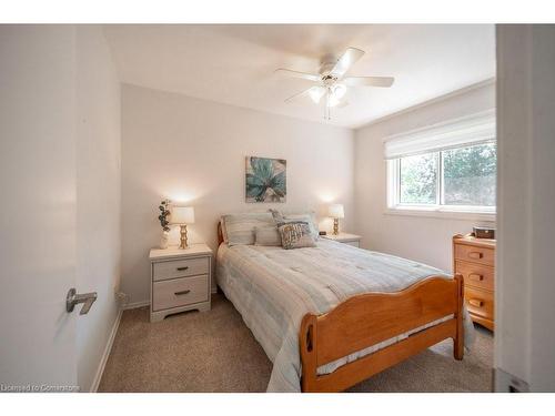 43 Kenmore Avenue, Cambridge, ON - Indoor Photo Showing Bedroom